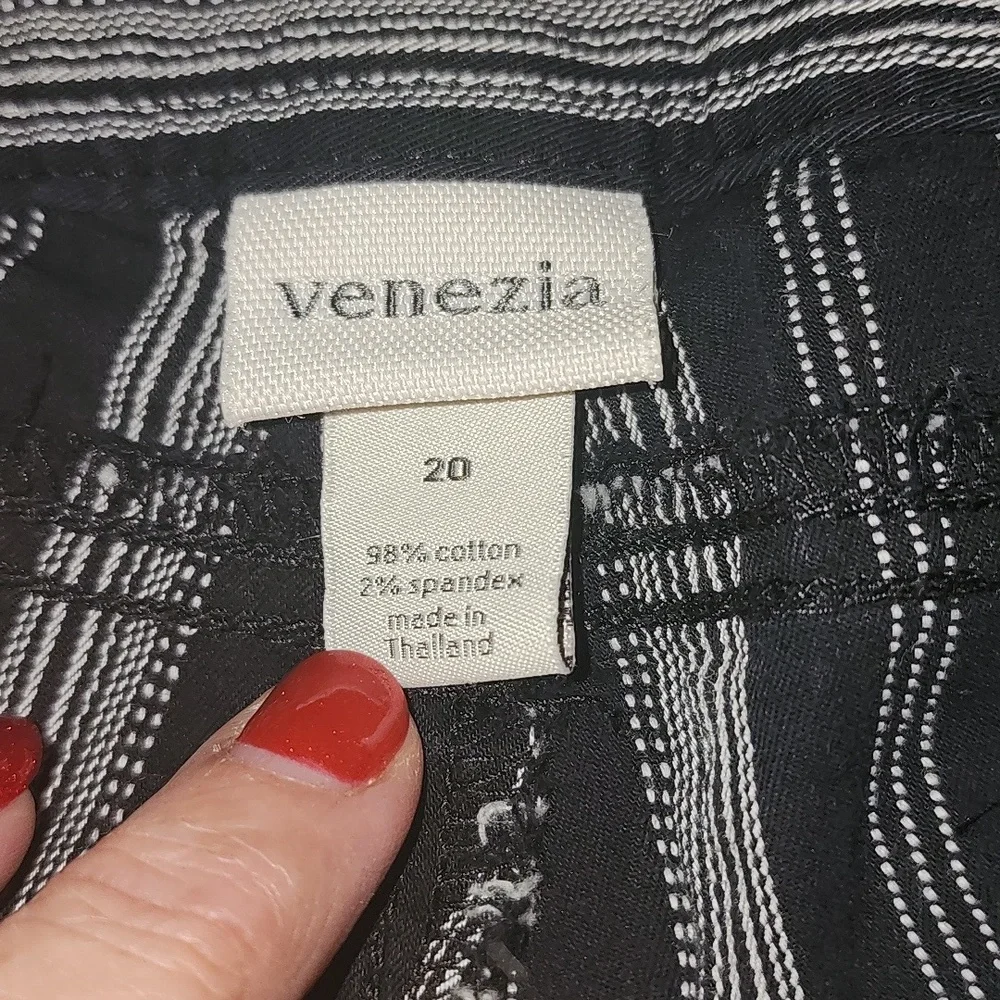 VENEZIA  WOMEN'S CAPRI  - SIZE  20. - Picture 4 of 7